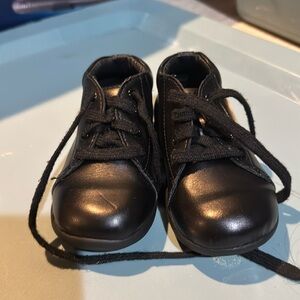 Black Kids walking shoes size 7